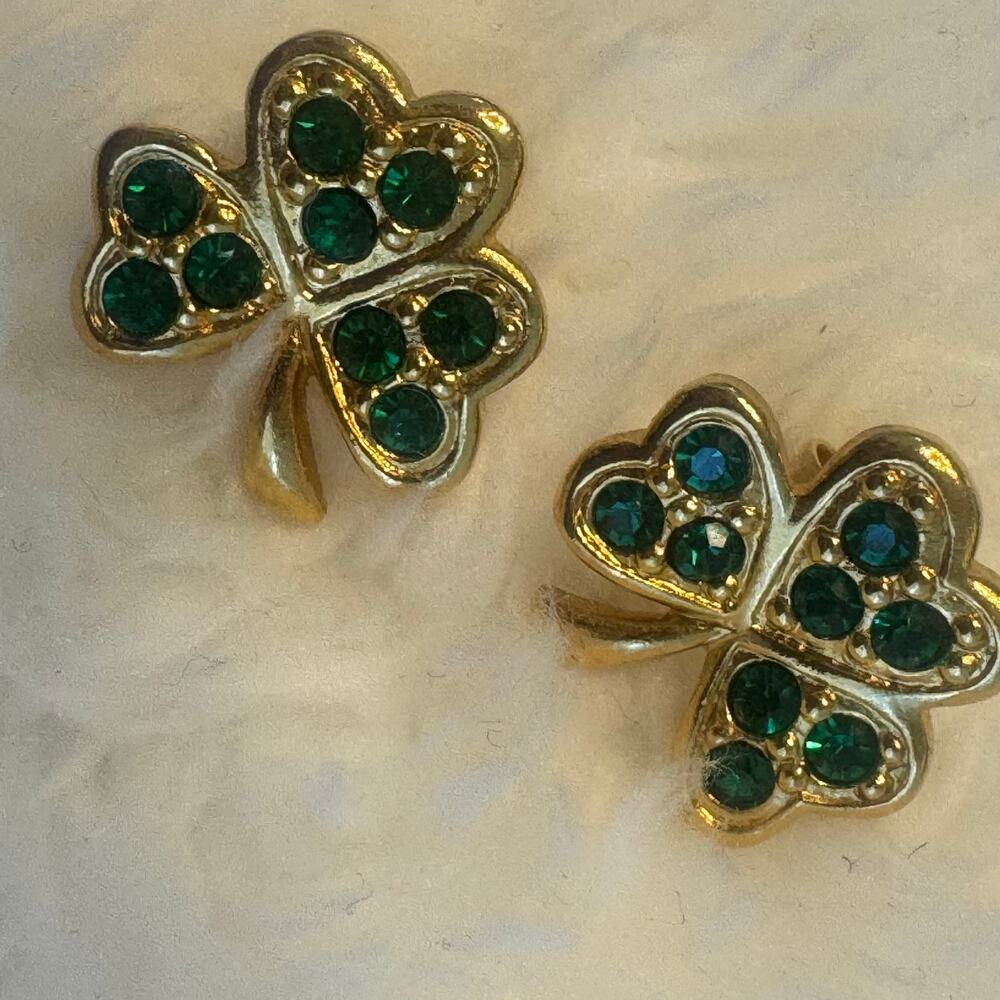 Avon 3PC Gold St. Patrick’s Day Jewelry Set, 2 Pins, Four Leaf Clover Earrings - Picture 4 of 9